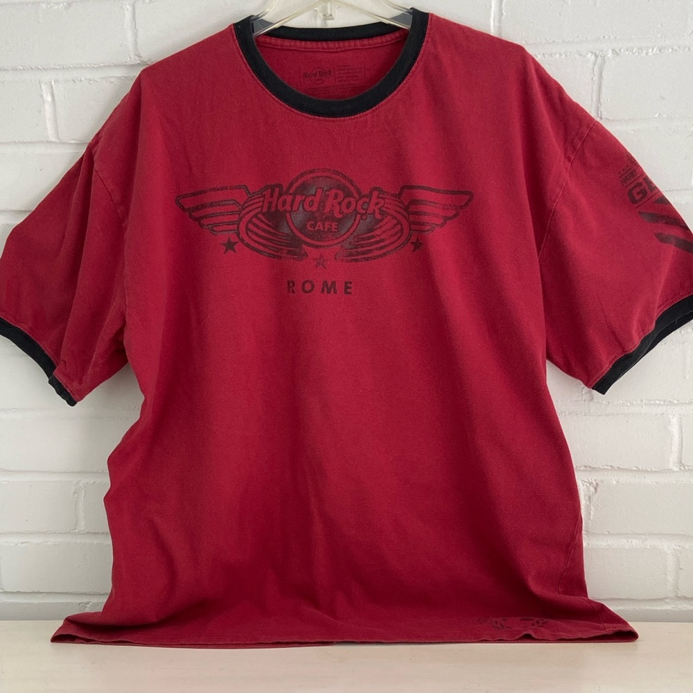 Hard Rock Cafe Crimson/Reddish Tee With Black Details Size